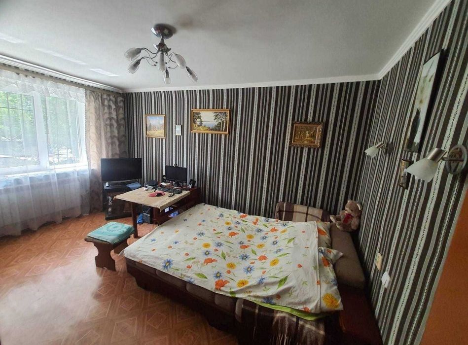 Продам 2х комнатную квартиру в центре
