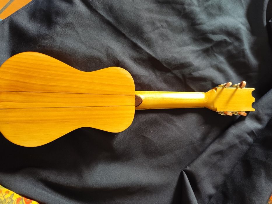 Cavaquinho lindo,novo , construção manual, madeira panga panga, !