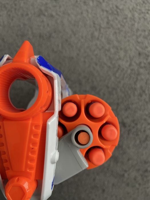 Nerf Strongarm usada