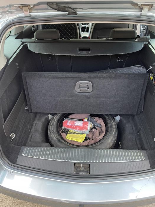 Продам opel astra J
