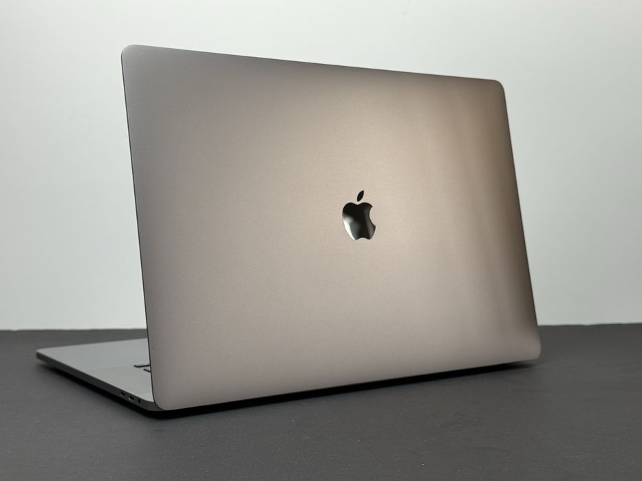 Apple MacBook Pro 16 i7 16GB 512GB SSD Tahoe  Space Gray