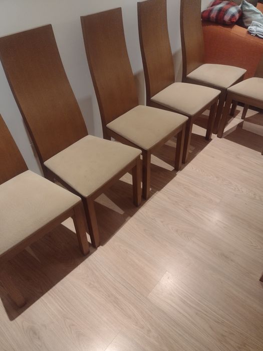 Mesa em madeira e  6 cadeiras para sala de jantar