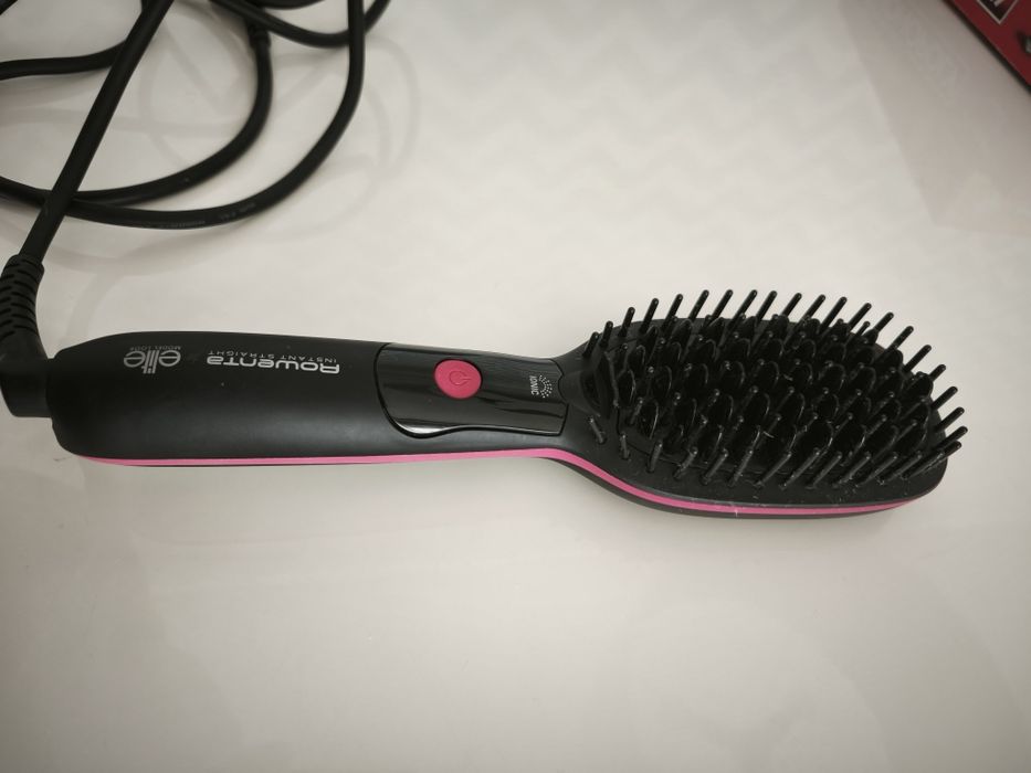 Vende se escova alisadora Rowenta instant straight elite