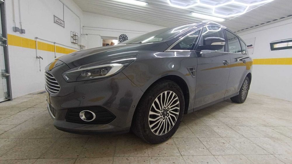 Ford S-MAX 2.0TDCI Titanium 7Lugares - Caixa Automática - Nacional