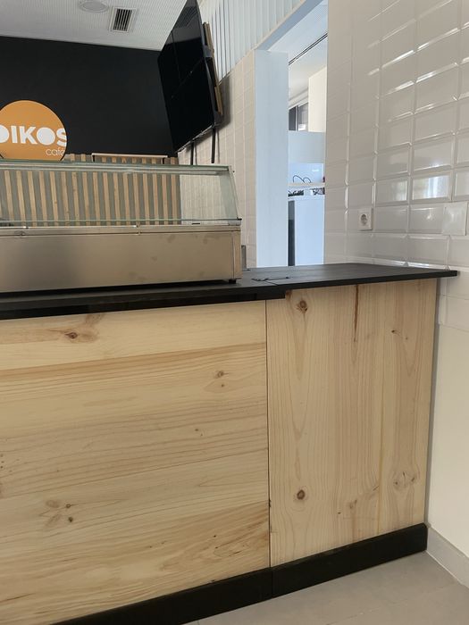 Balcão Profissional em Pinho