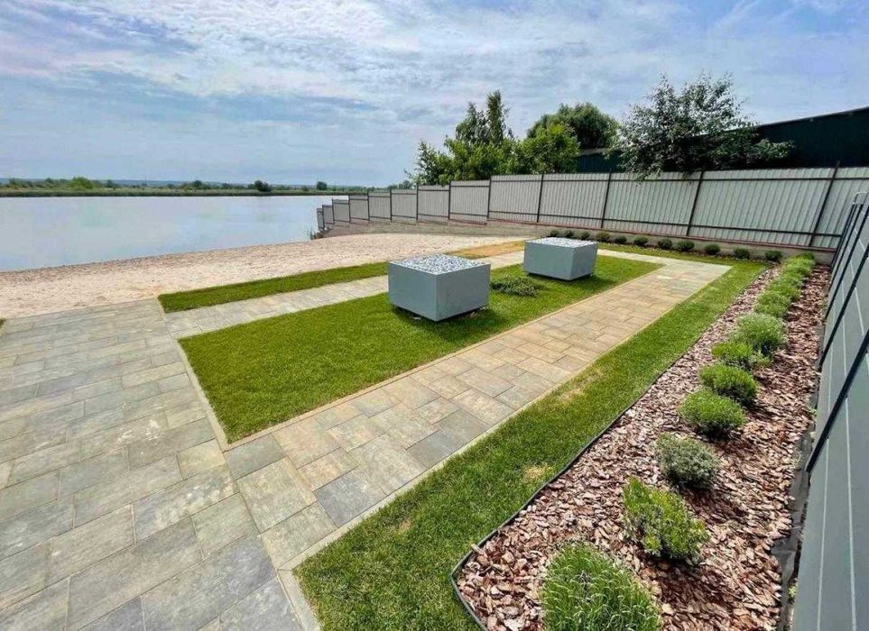 Продаж будинку Осокорки з виходом до озера