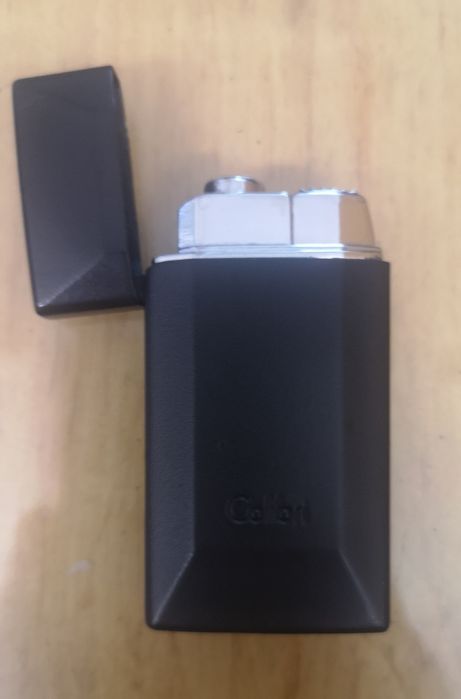 Оригинальная зажигалка colibri