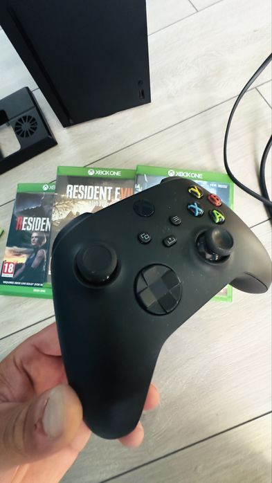 Xbox Series X z napedem  1TB  gry gwarancja