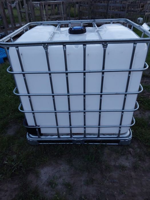 Zbiorniki 1000 ltr, Mauzer,czyste