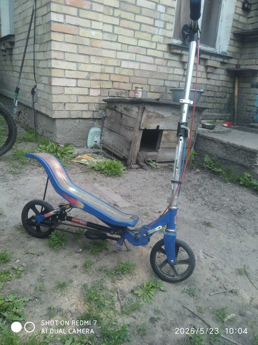 Самокат з механічним рухом