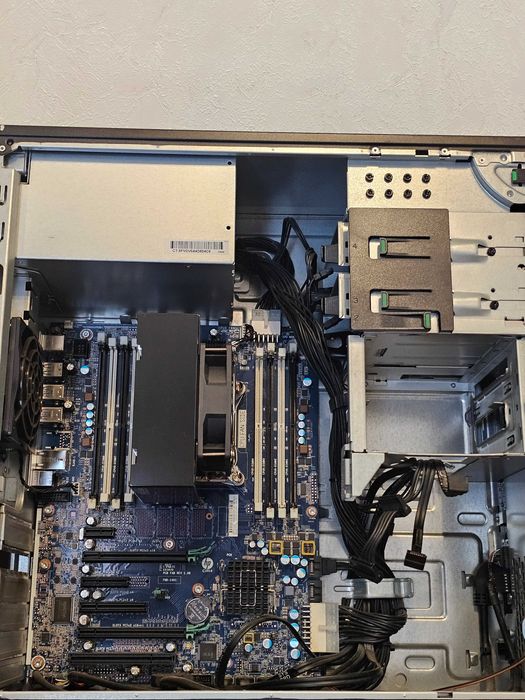 Робоча станція HP Z440 Xeon E5 1650V3 / DDR4 Ram / БП 700W / S2011V3