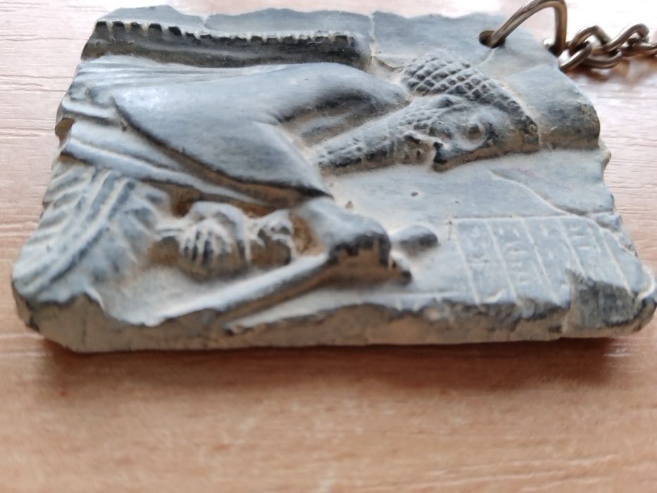 Брелок "Царь Дарий" (фрагмент фрески Древний Персеполис) 4*5 см