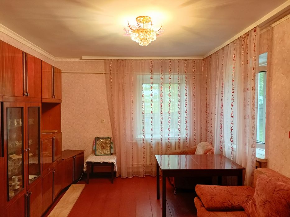 Продам півбудинку в мальовничому місці (150 км від Києва)