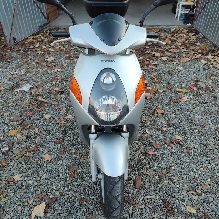 Skuter Honda Nes 125