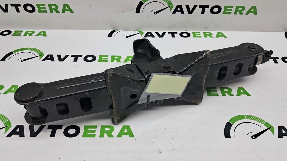 Домкрат FORD FUSION MK5 13-20 DS7C17080AA