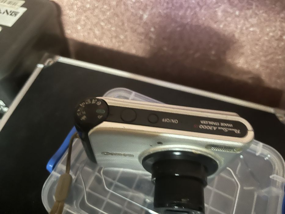 Продаю фотоапарат стан на 8 комплект входить картка память зарядне ні