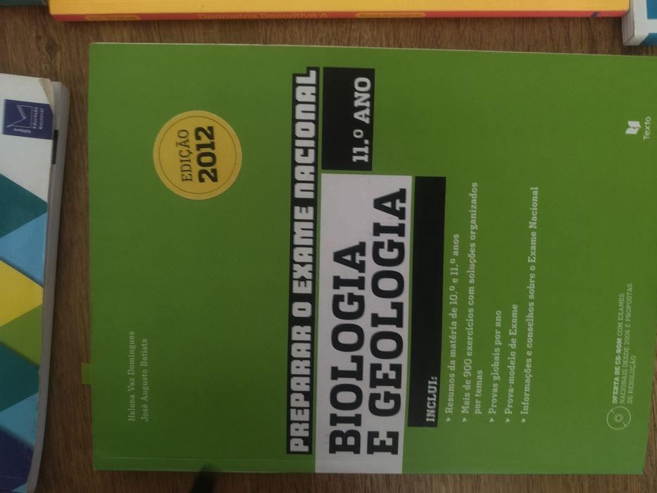 Livros de preparação de exames e de exercícios diversos