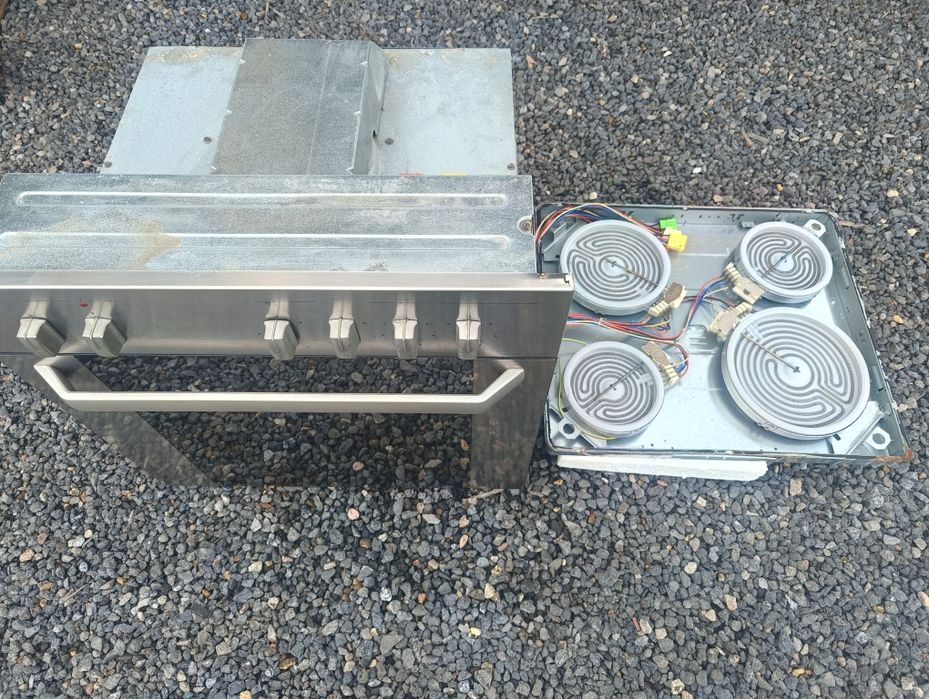 Piekarnik elektryczny Whirlpool AKP 335/01 + płyta indukcyjna AKM 608