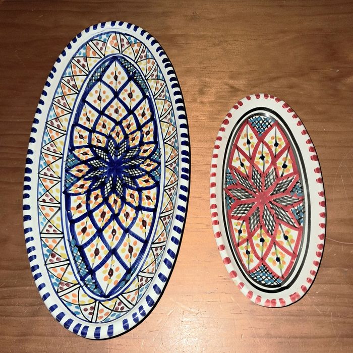 2 pratos decorativos pintados à mão