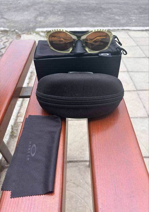 Сонцезахисні окуляри Oakley Plantaris.