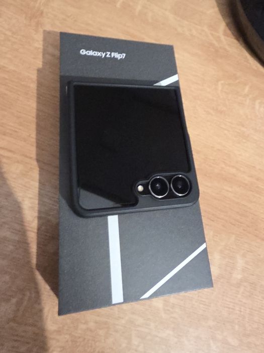 Samsung Galaxy Z Flip 7 256GB jetblack, gwarancja!