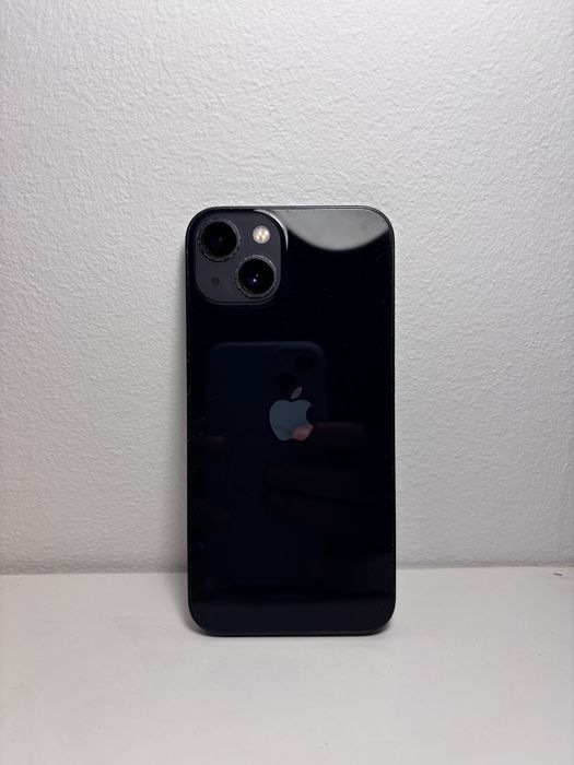 IPhone 13 azul escuro