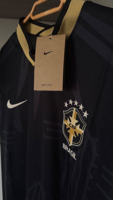 Camisa Selecao Brasileira  preta dourado