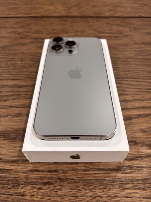 iPhone 15 Pro Max (com garantia)