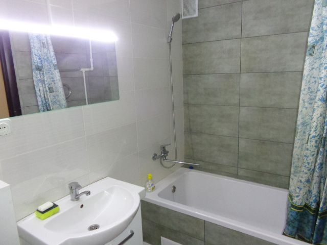 Подобово. Центр. 2 Кімн. Кондиціонер. Wi-Fi. Звітні документи.