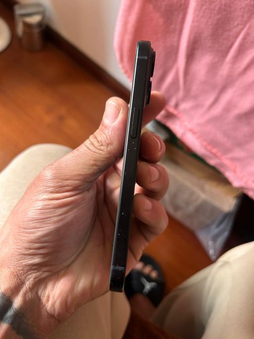 Iphone 15 128 aparelho muito novo ainda na garantia ate mes 8/8/2026