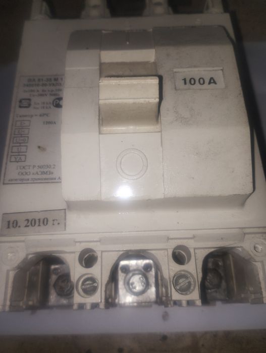 Автоматичний вимикач ВА 51-35 100А