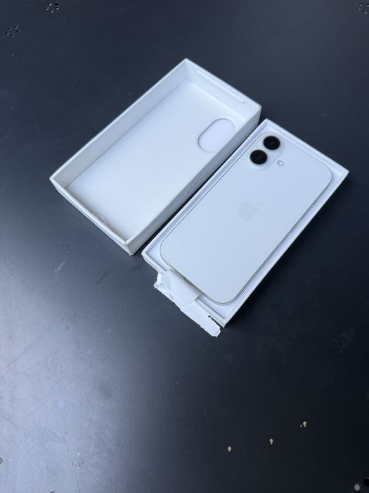 Iphone 16 Biały 128GB bez ładowarki