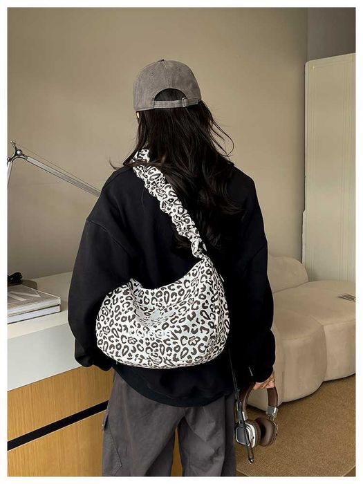 Жіноча сумка ADIDAS LEOPARD SMALL SHOULDER BAG / Сумка Адідас через плече з леопардовим принтом/ жіноча біла сумочка Адидас