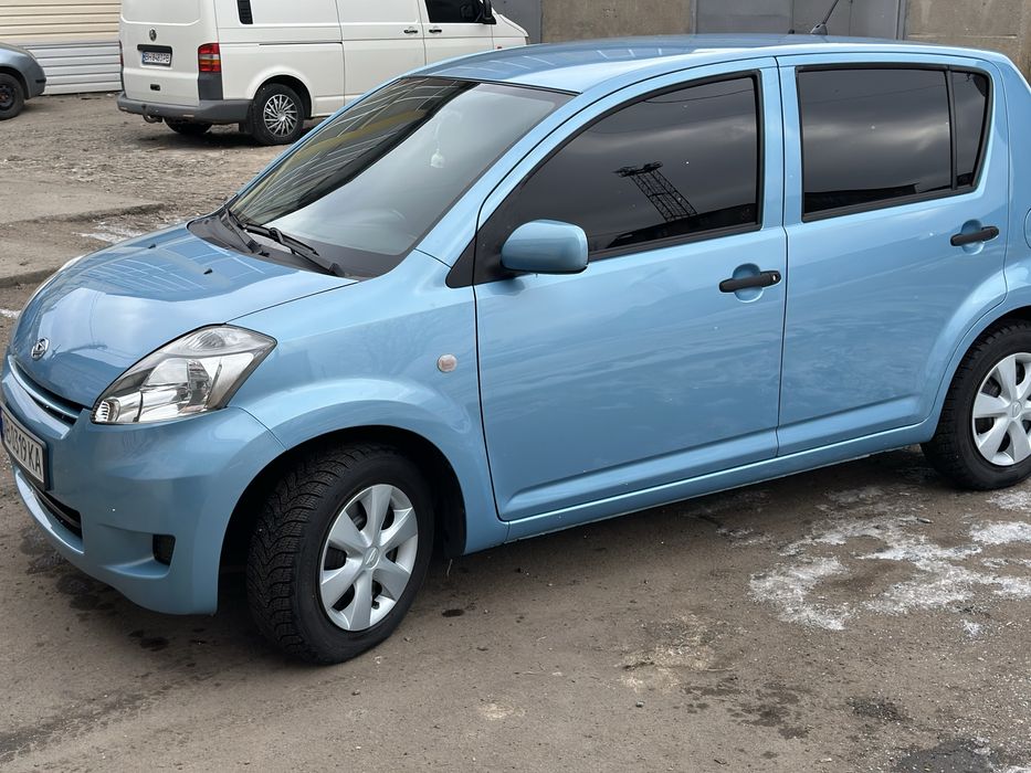 Дайхатсу Сирион Daihatsu Sirion