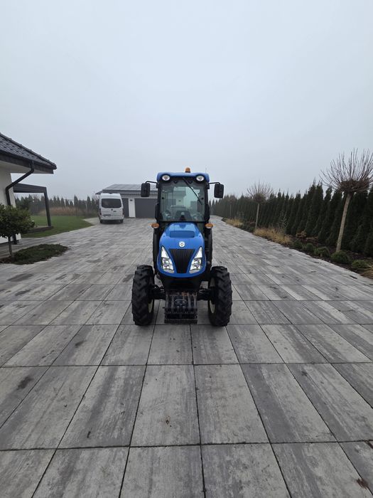 Ciagnik sadowniczy New Holland T4 75N