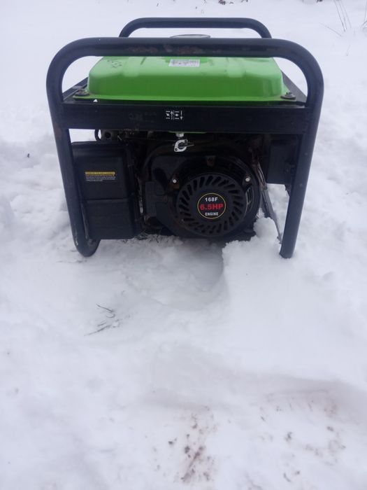 Бензогенератор 2.8кв 3ф.