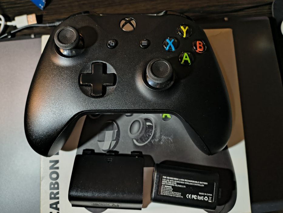 Оригінальні геймпади до Xbox 360 та Xbox one