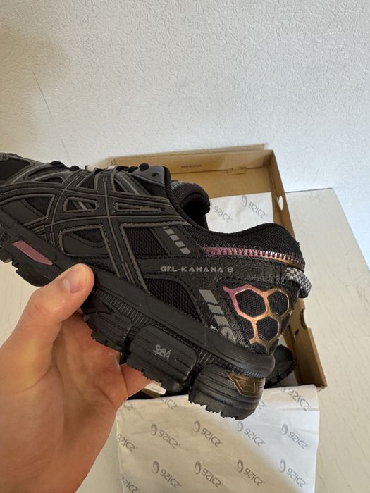 ASICS модели Gel-Kahana 8