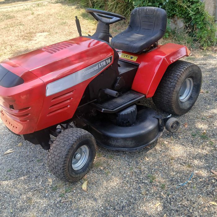 Tractor corta relva