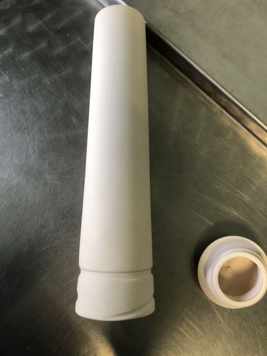 Керам патрон для знезараження питної води.