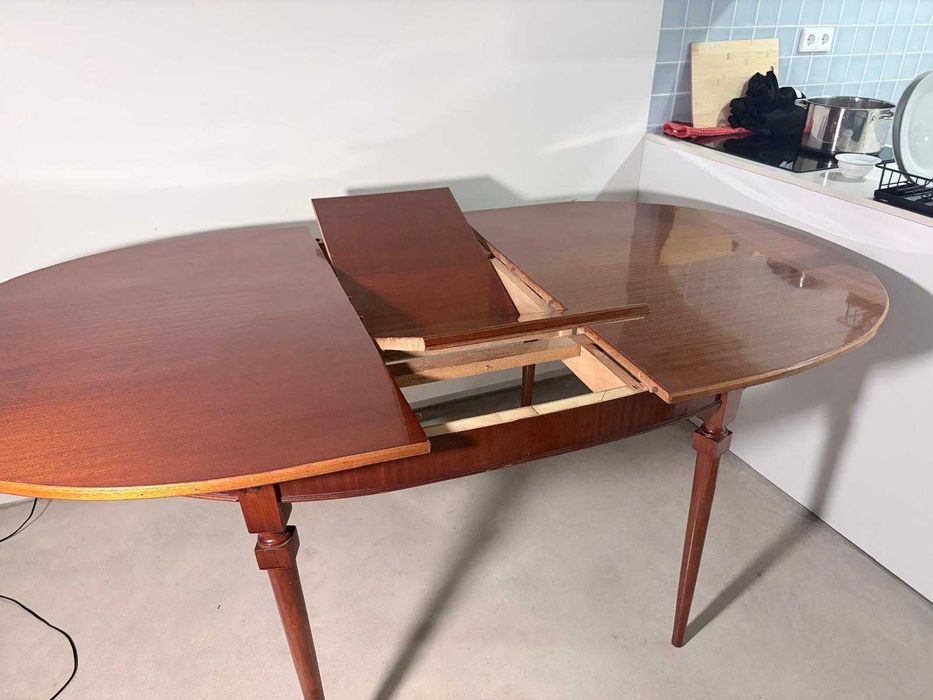 Mesa de Jantar de Madeira Mogno Extensível