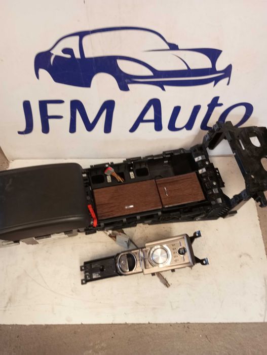 Consola Central e Apoio de Braço Jaguar XF