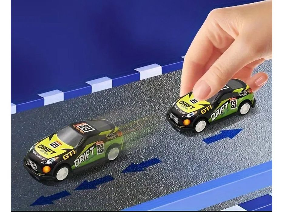 Auta Resoraki 25 Szt. Samochody w kuferku + Podkładka + Akcesoria,