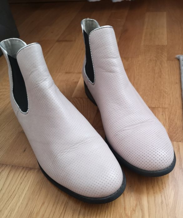 Buty rozmiar 40 Carinii