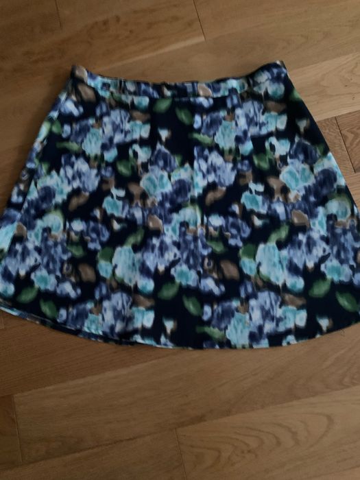 Spodnica mini firmy Benetton