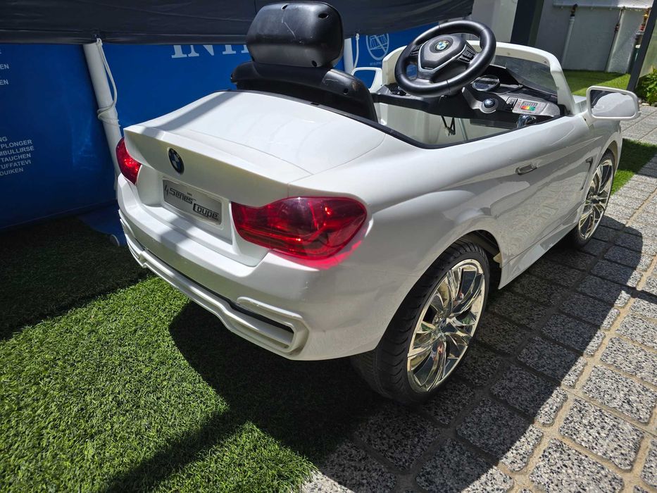 Carro Criança Elétrico - BMW Série 4 Descapotável Branco