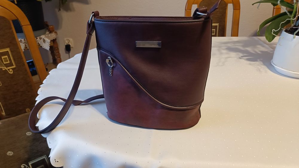 Torebka damska na pasku