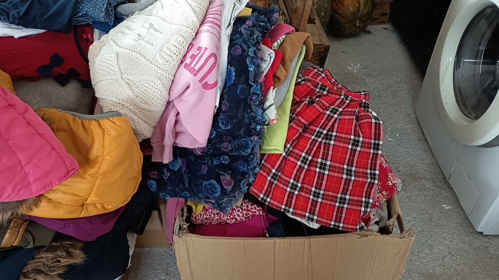 Roupa e calçado varias marcas.   528 peças