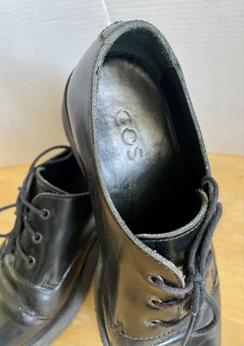 Czarne półbuty COS 38