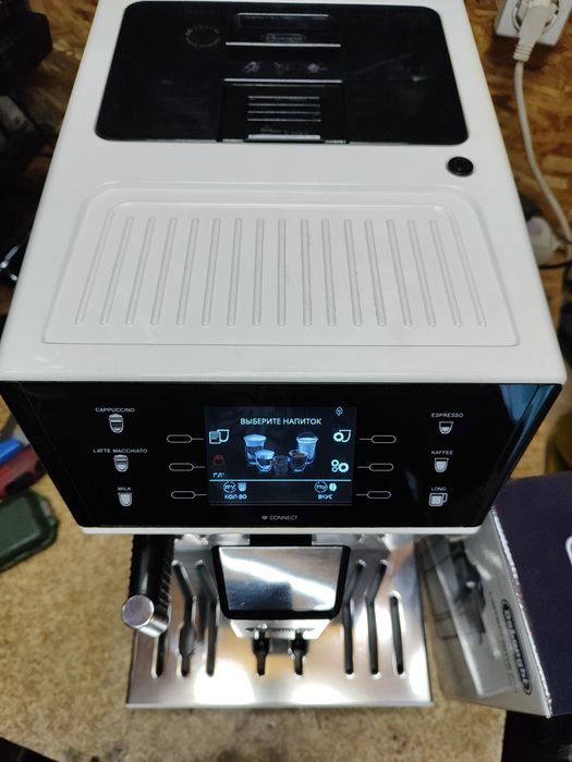 Кофемашина, кавомашина DeLonghi ECAM 556.55 SB PrimaDonna Class